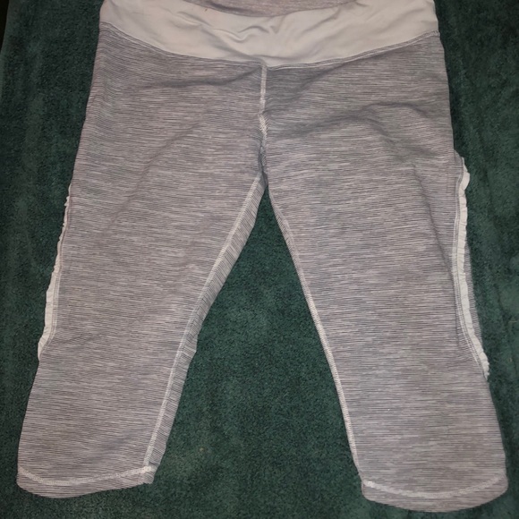 Lululemon running crops - Picture 1 of 1